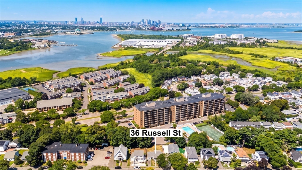 36 Russell St