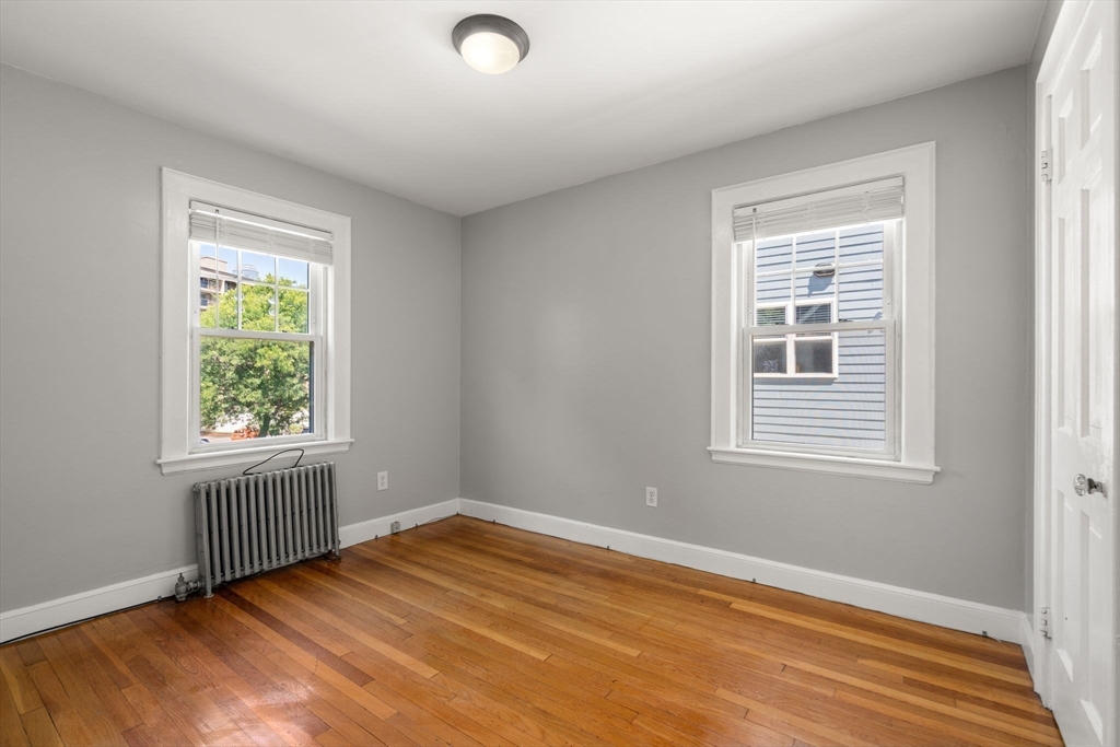 36 Russell St