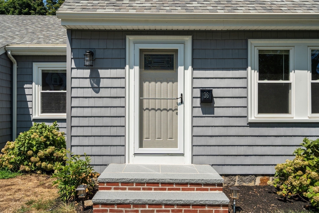 36 Russell St