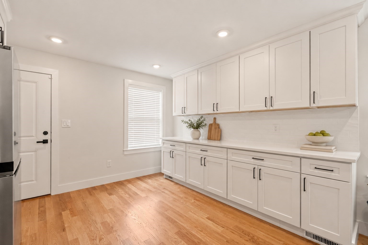 22-20 Ufford St # 1