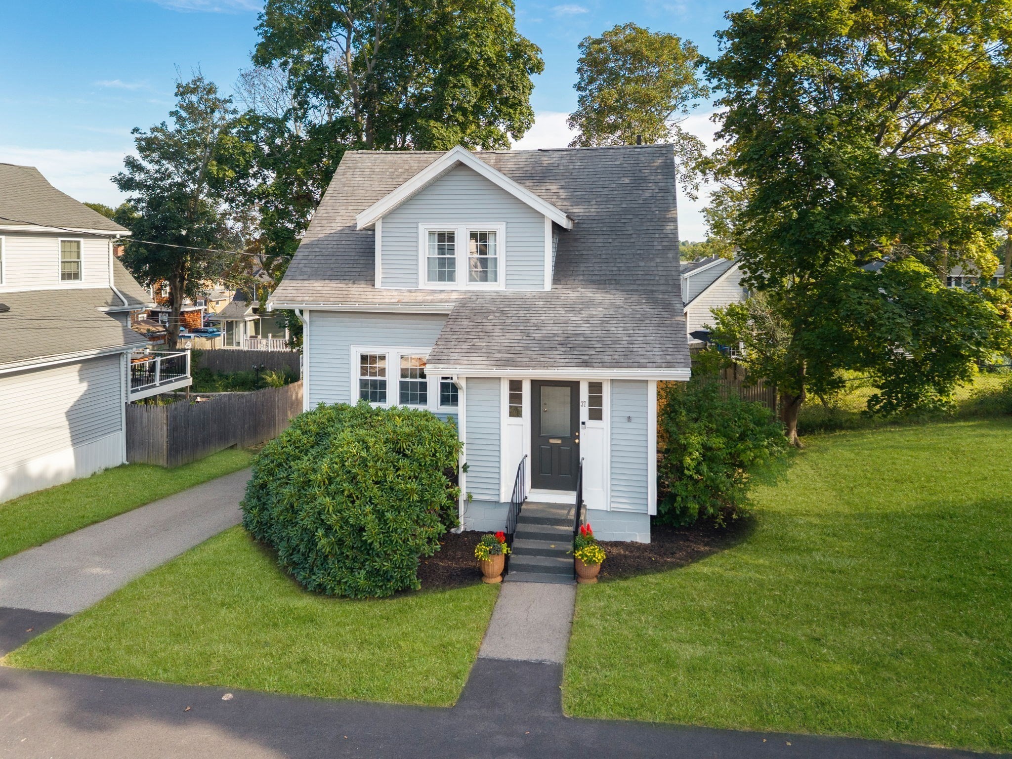 37 Arborway Dr