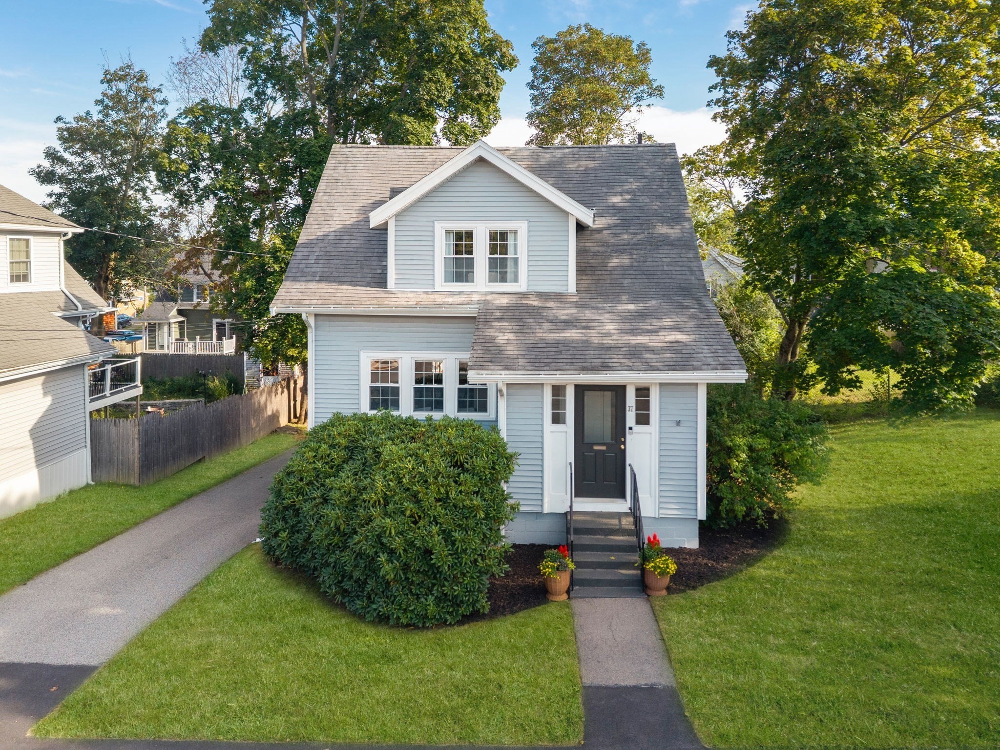 37 Arborway Dr
