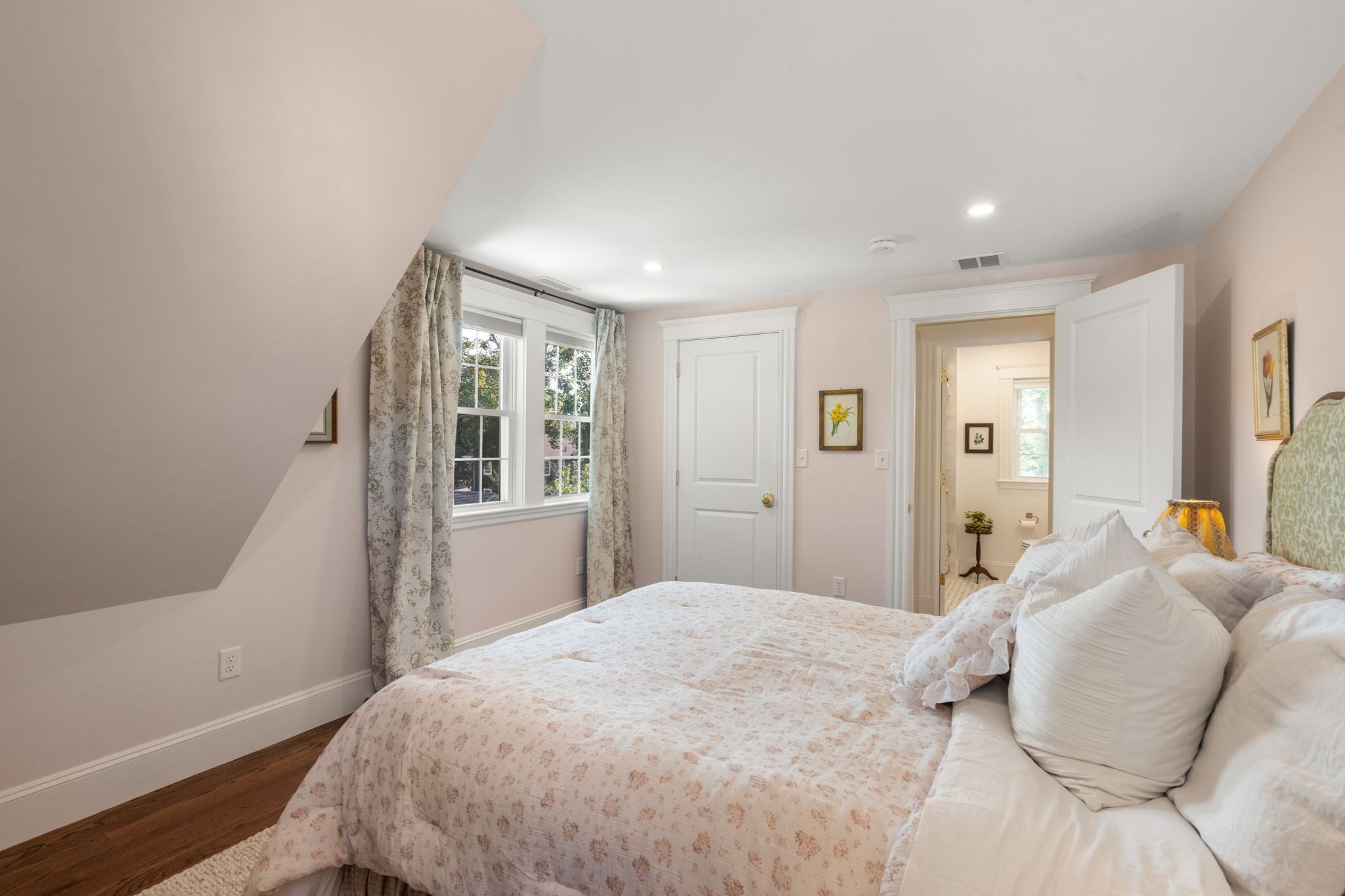 37 Arborway Dr