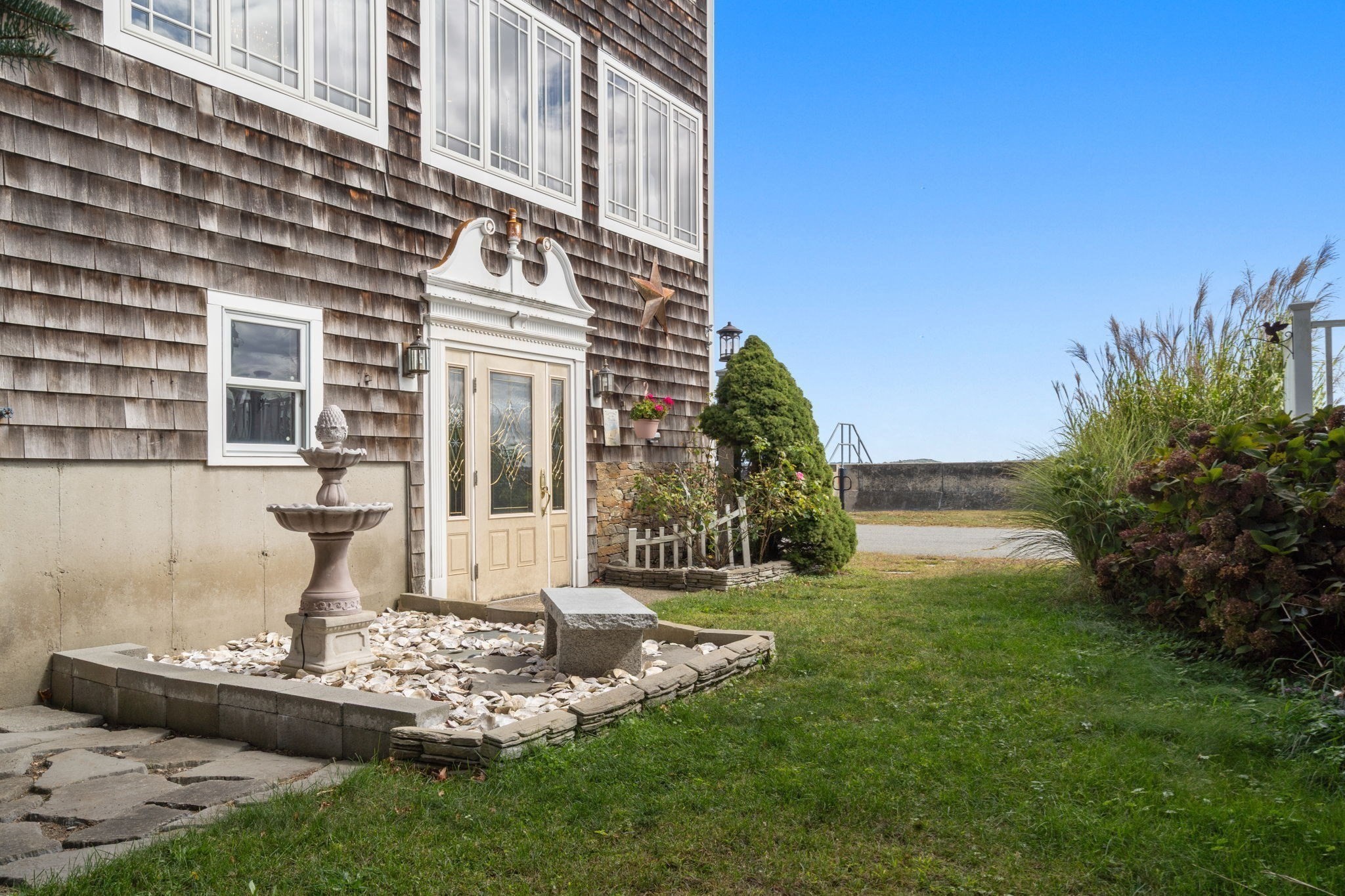 125 Edgewater Drive