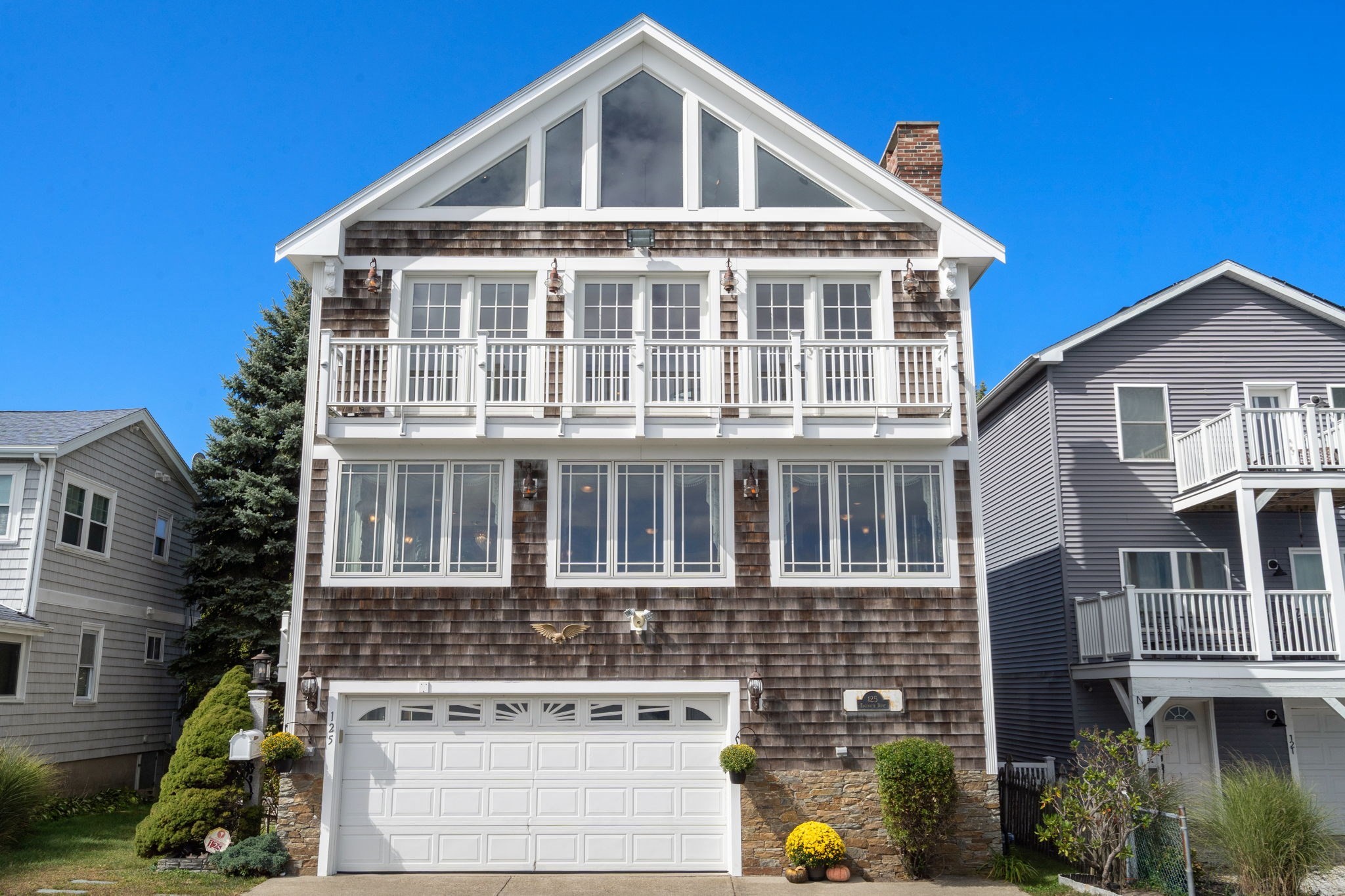 125 Edgewater Drive