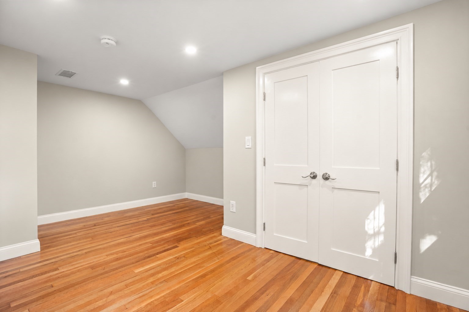 10 Goff St