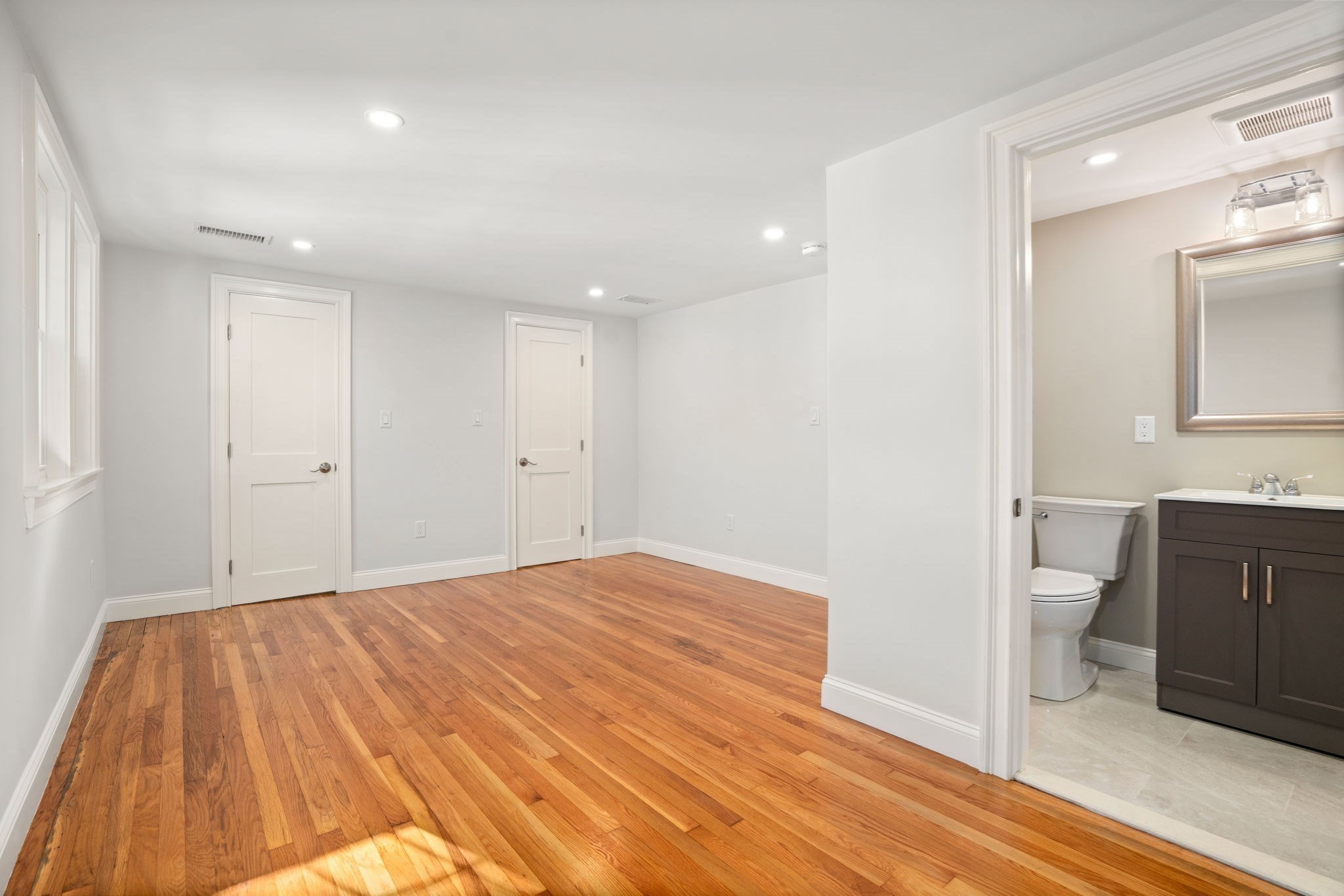 10 Goff St