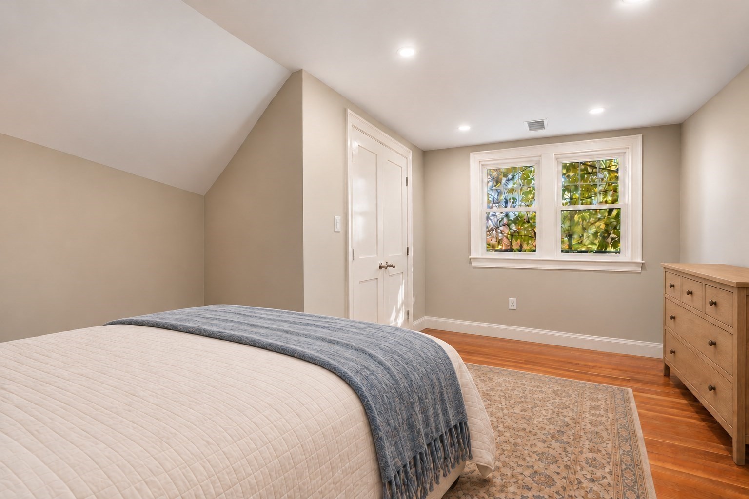 10 Goff St