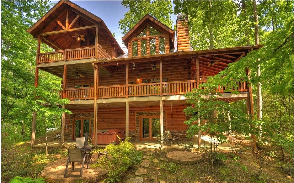 594 Mountain River