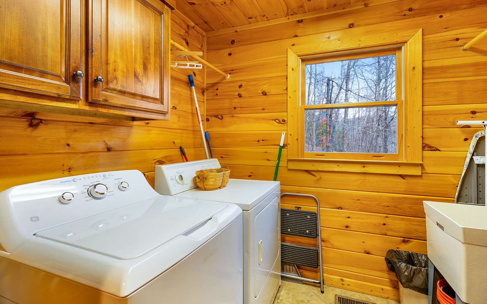 733 Raccoon Road