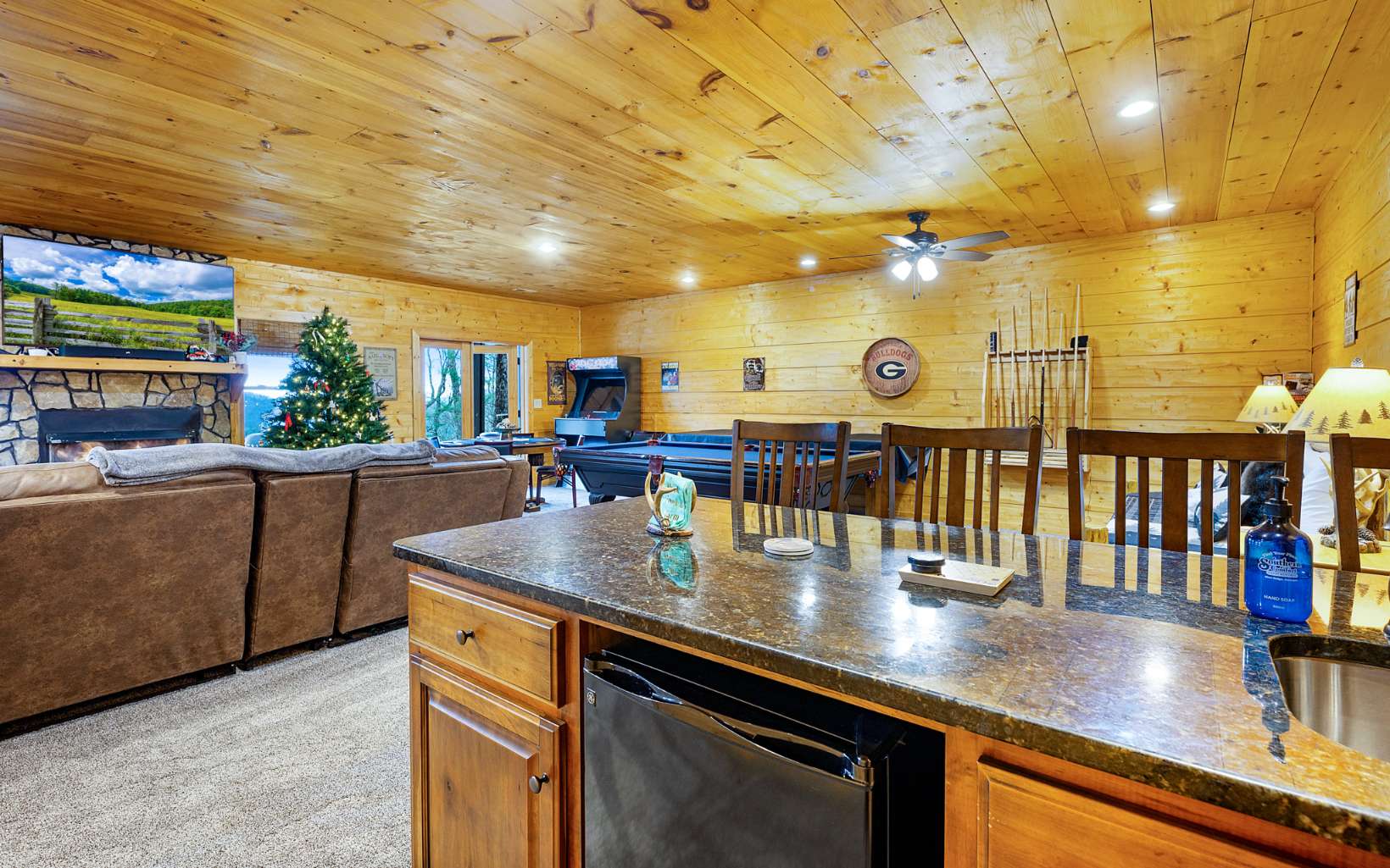 733 Raccoon Road