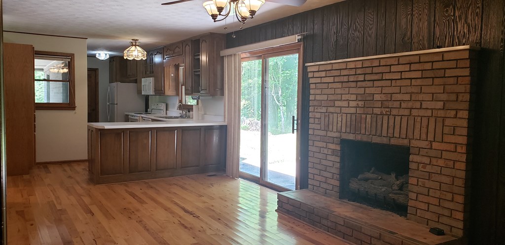 7396 Old Hwy 76
