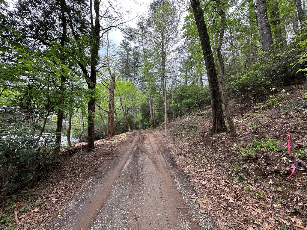 00 Riverside Lane