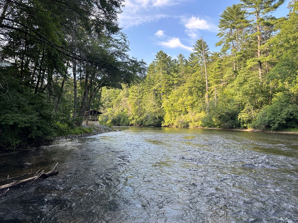 00 Riverside Lane