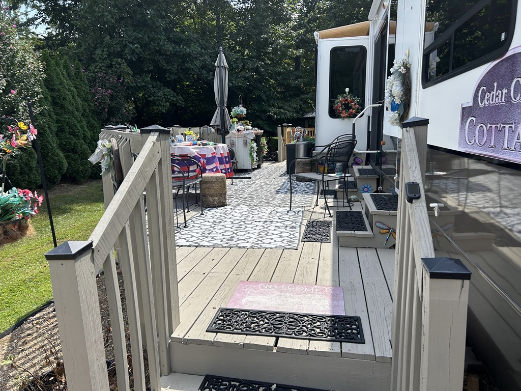 115 Flora Lane