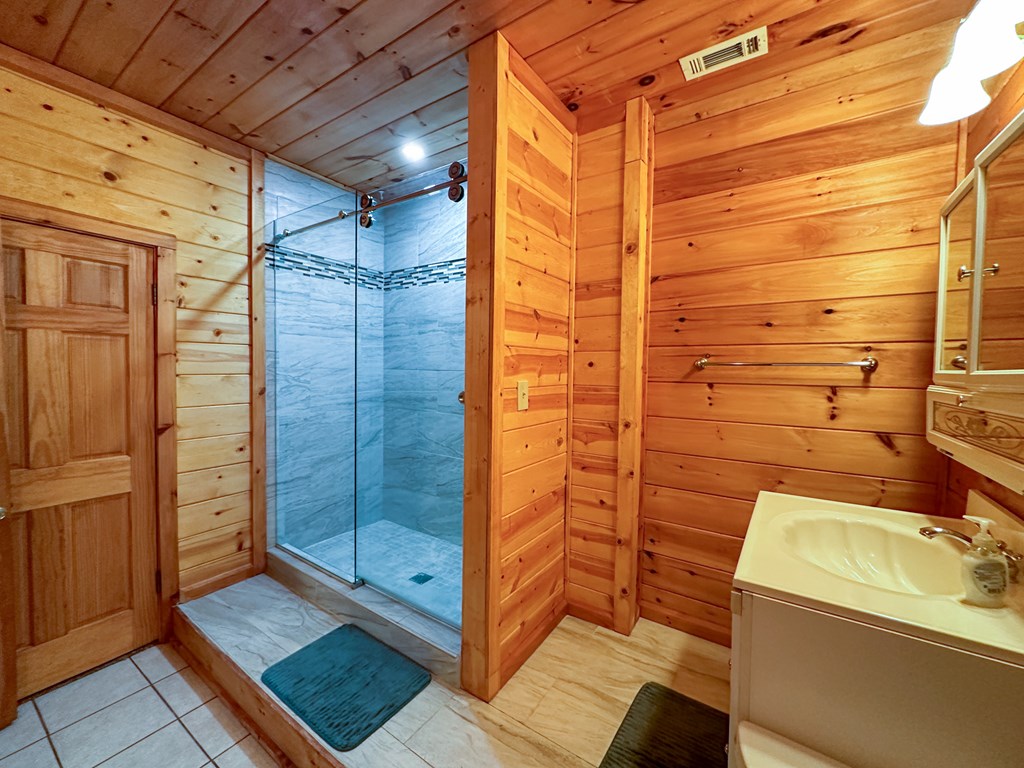 423 Laurel Creek Road