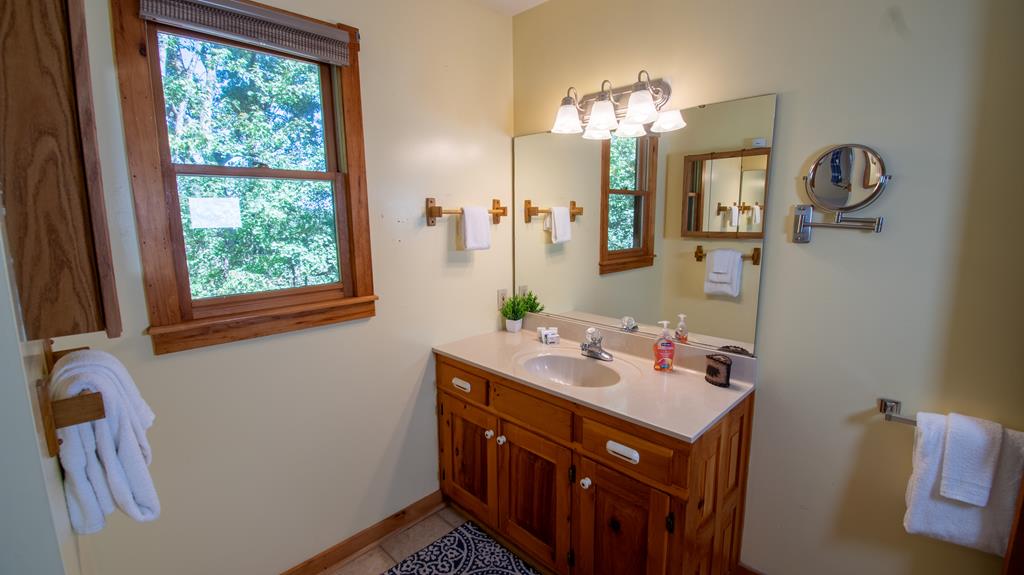 328 Sharp Top Circle