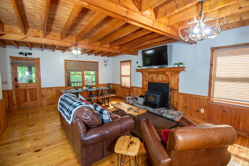 328 Sharp Top Circle