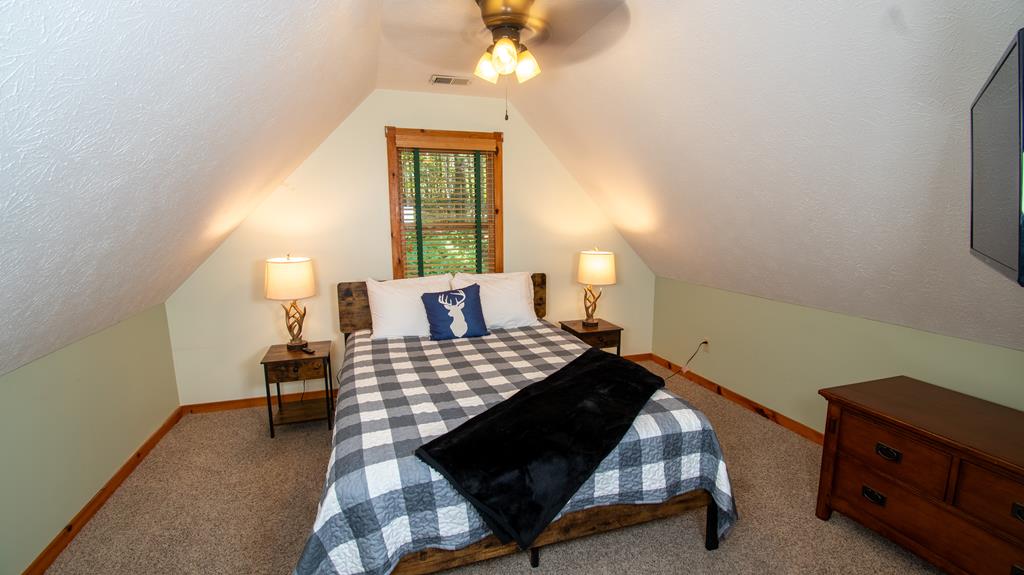 328 Sharp Top Circle