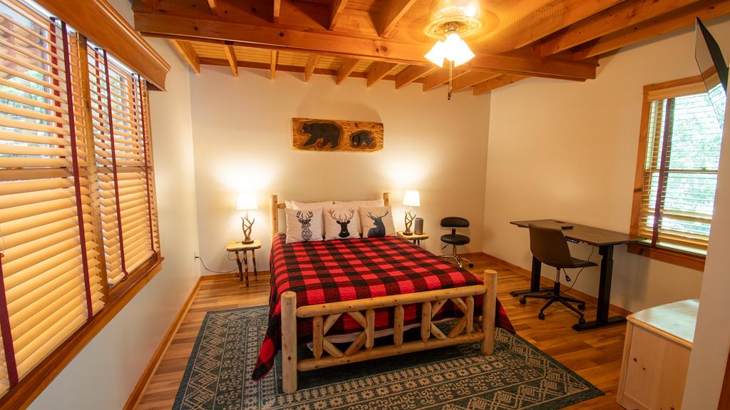 328 Sharp Top Circle