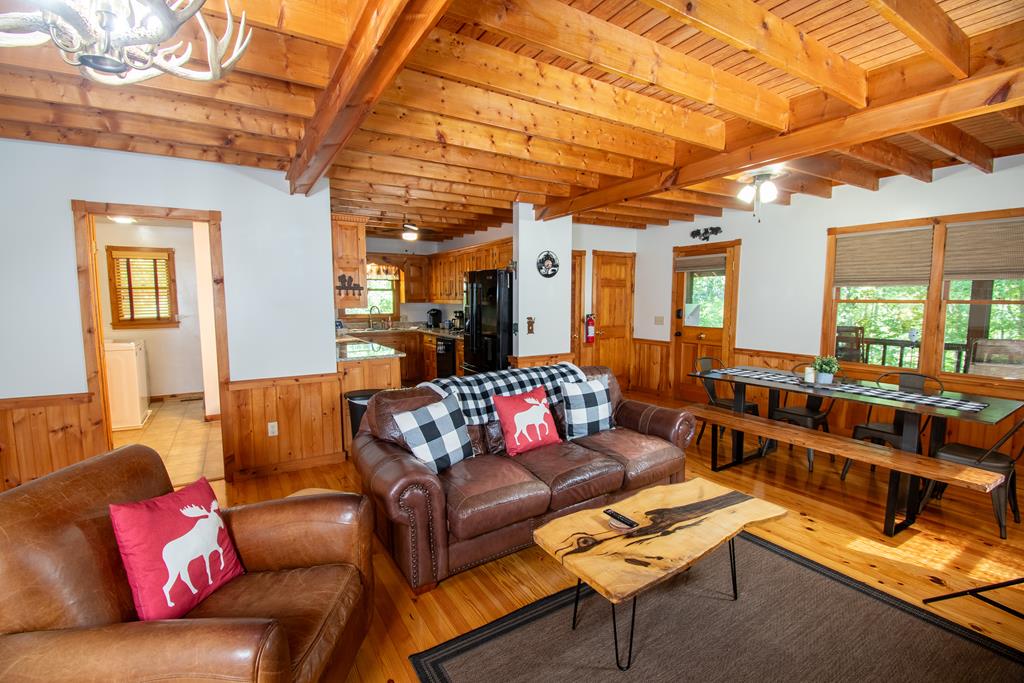 328 Sharp Top Circle