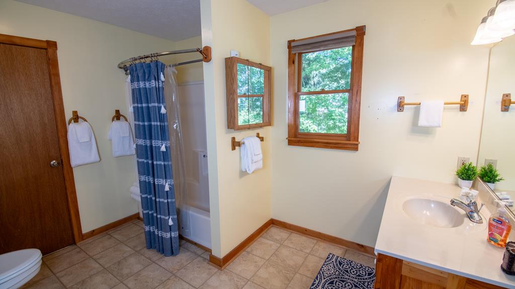 328 Sharp Top Circle