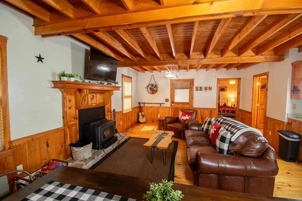 328 Sharp Top Circle