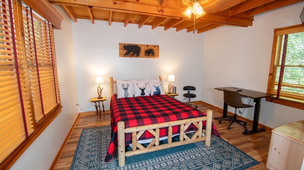 328 Sharp Top Circle