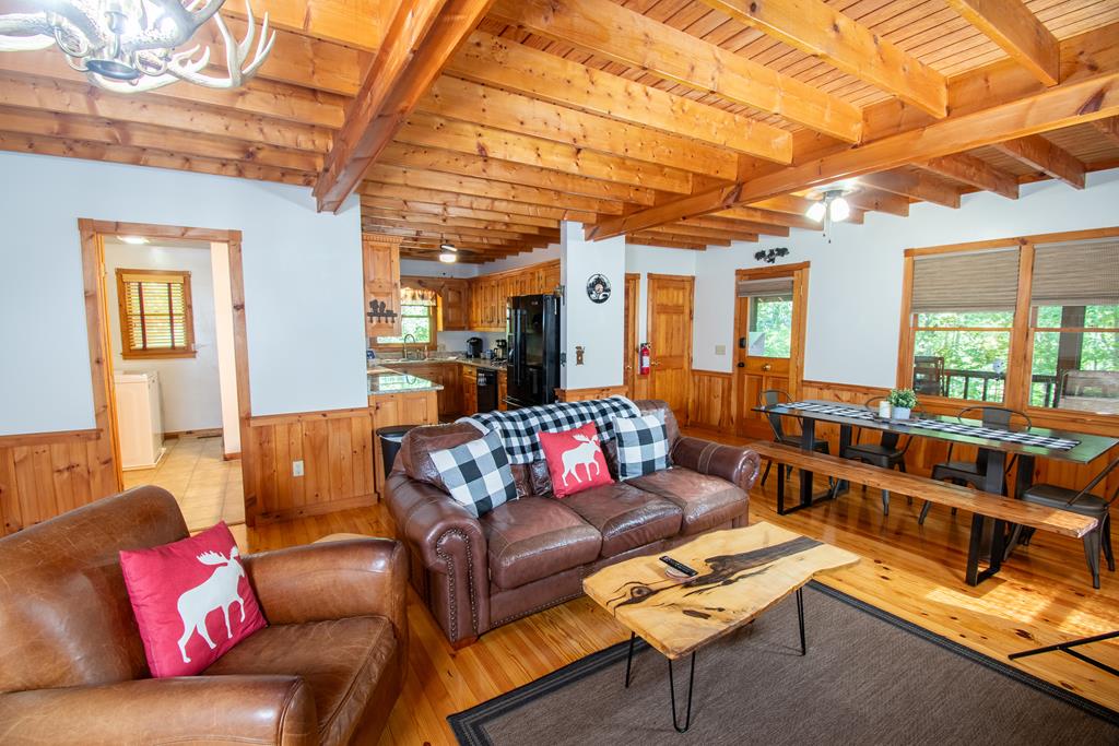 328 Sharp Top Circle