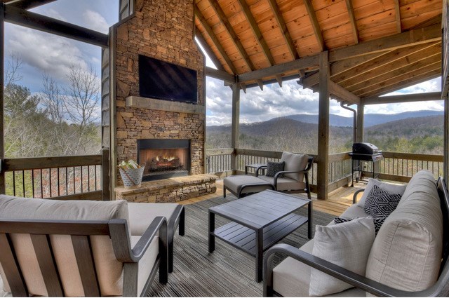 435 Foster Cove Road