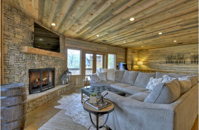 435 Foster Cove Road