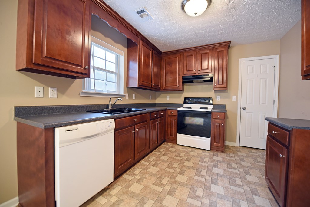 600 Indian Trail