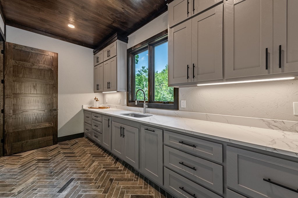 453 Settlers Ridge Road