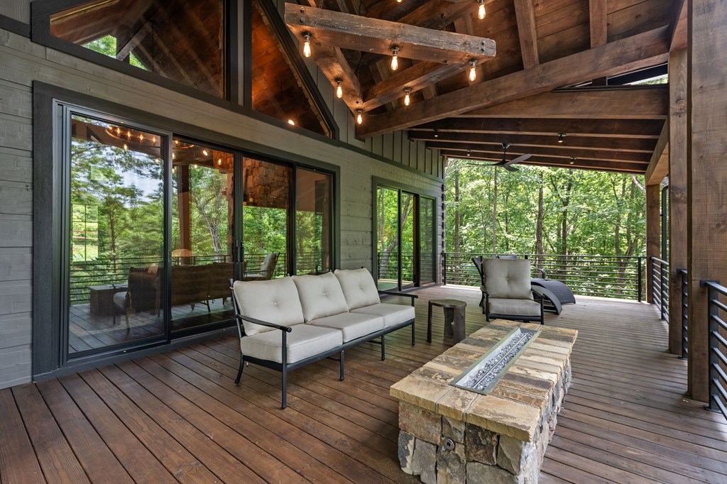 453 Settlers Ridge Road