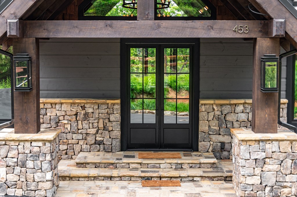 453 Settlers Ridge Road