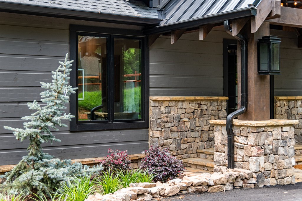 453 Settlers Ridge Road