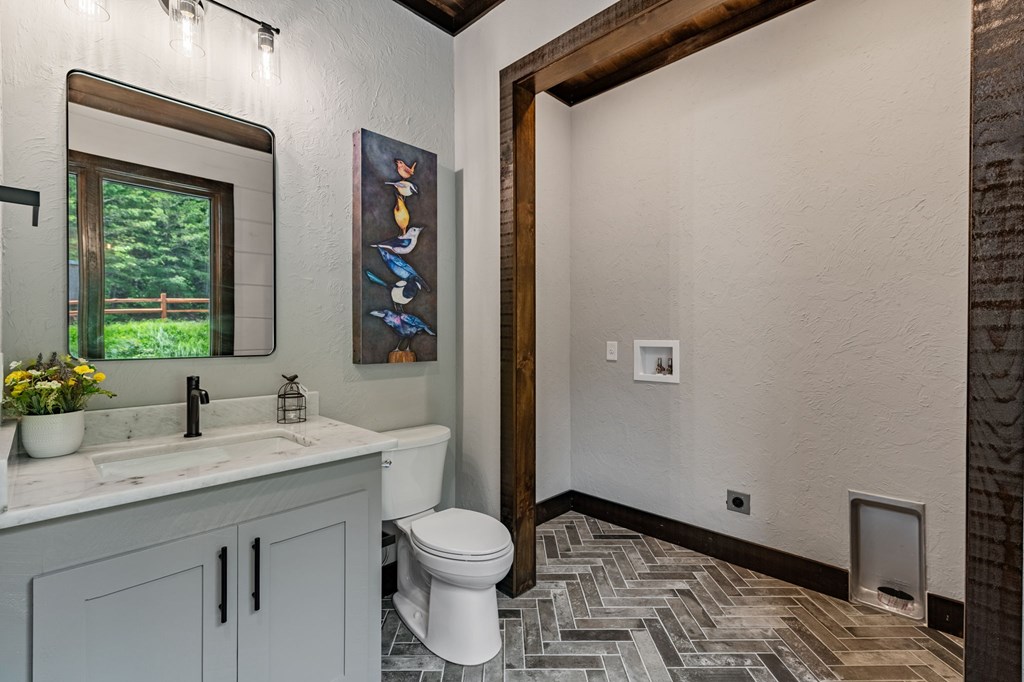 453 Settlers Ridge Road
