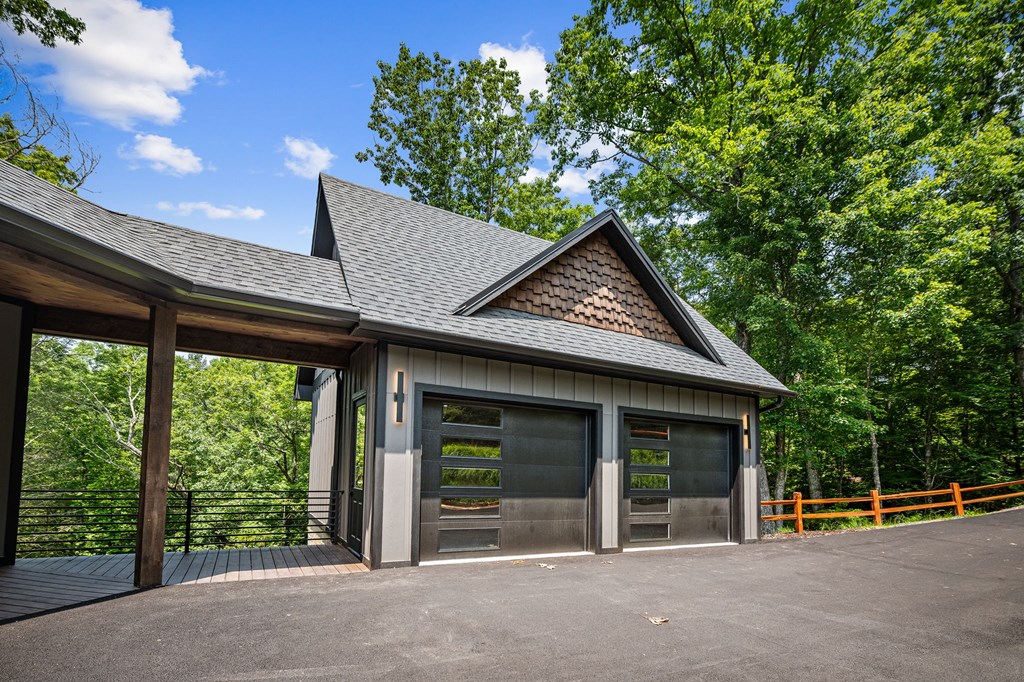 453 Settlers Ridge Road
