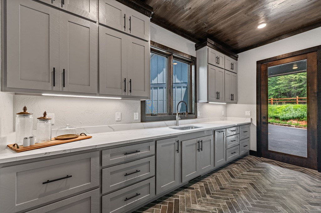 453 Settlers Ridge Road