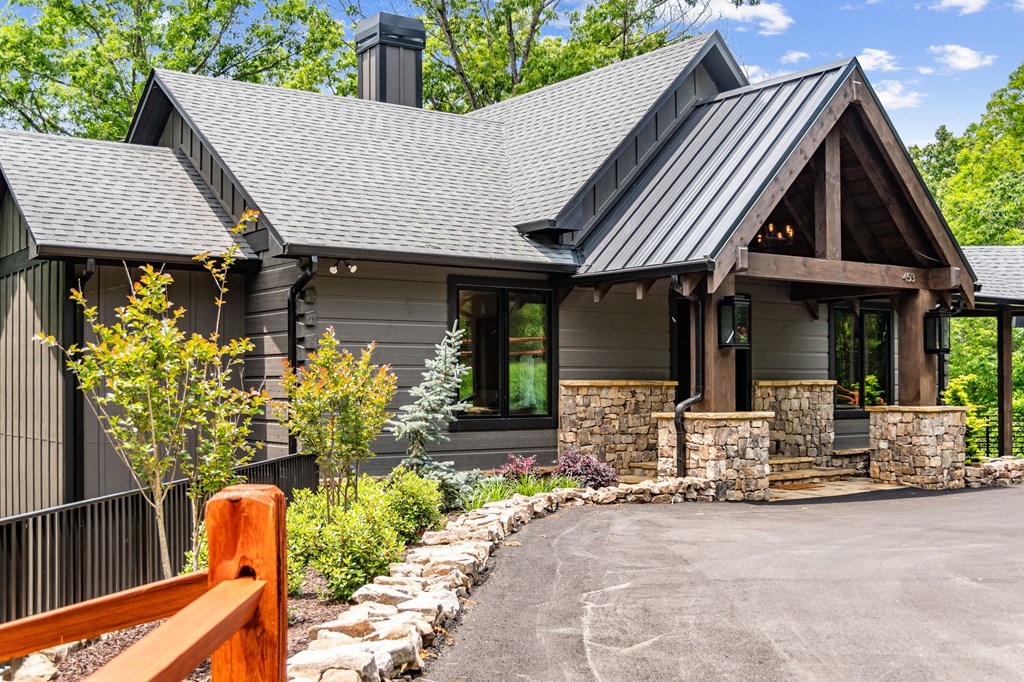 453 Settlers Ridge Road