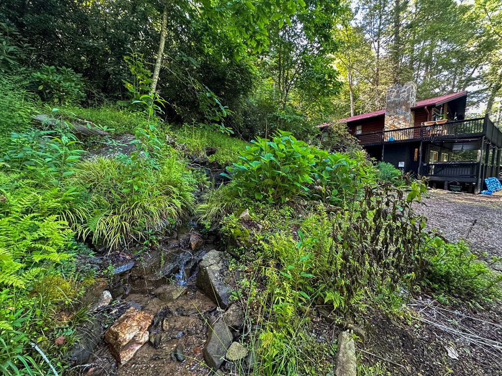 916 Riverside Lane