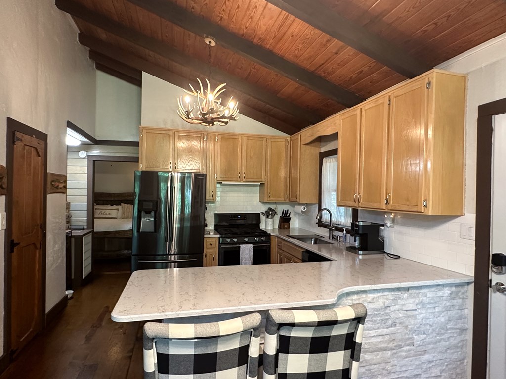 916 Riverside Lane
