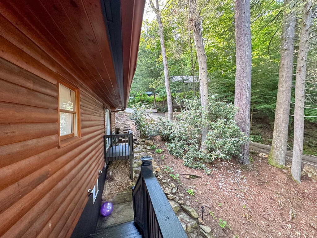 916 Riverside Lane