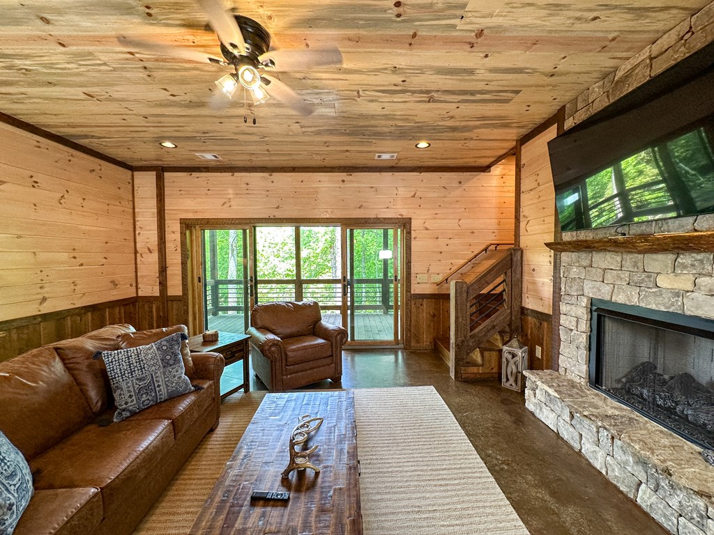 340 Hooch Holler Lane