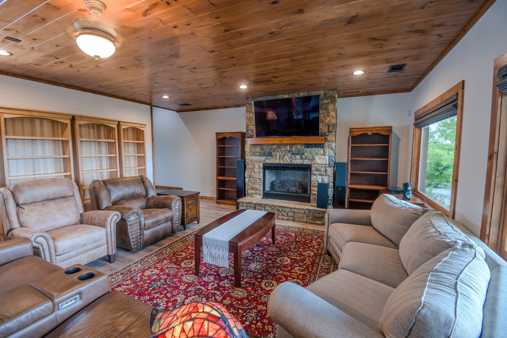 101 Toccoa Vista Lane