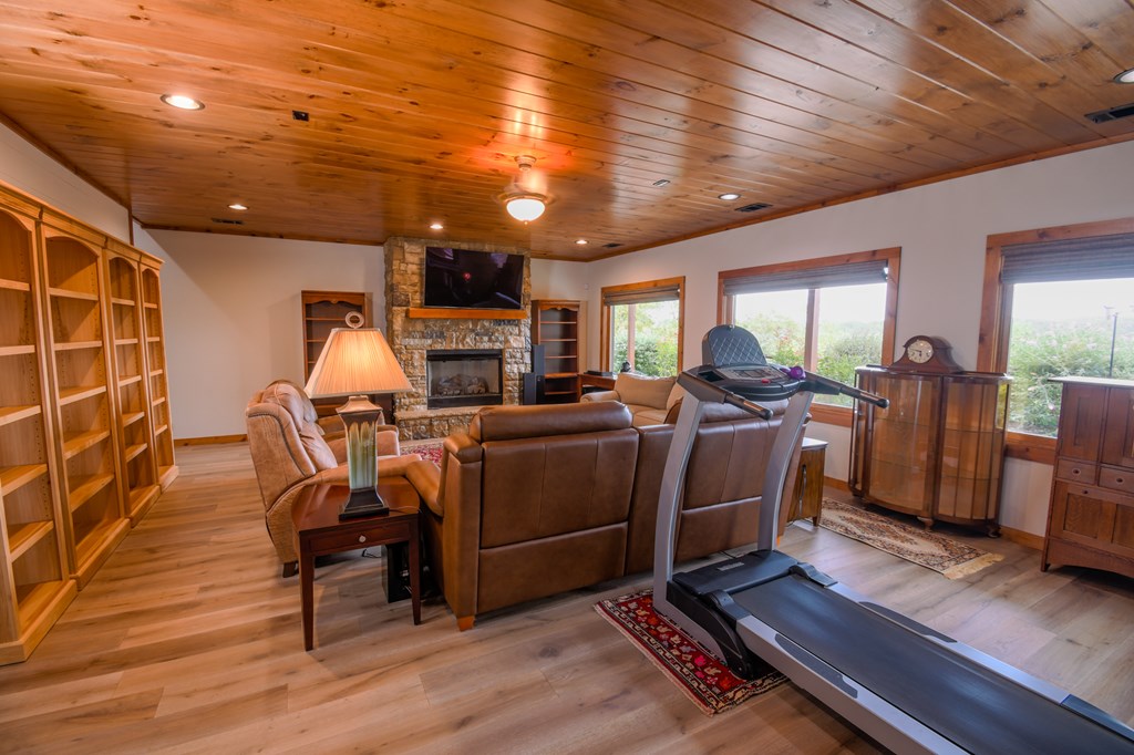 101 Toccoa Vista Lane