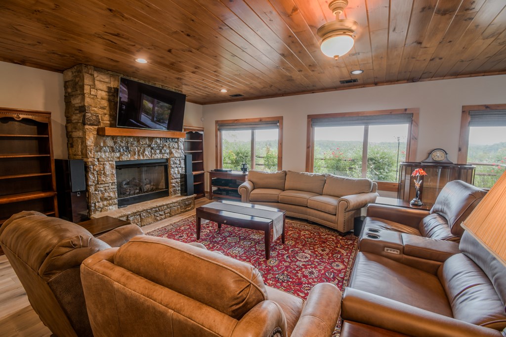 101 Toccoa Vista Lane