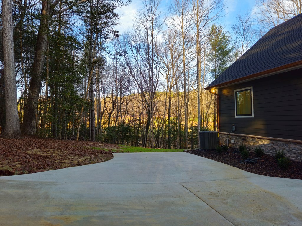 167 Happy Valley Lane