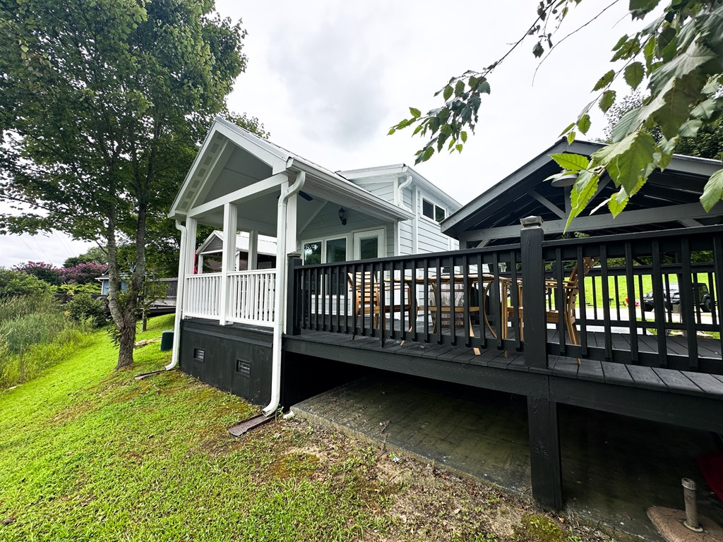 8 Mountain Meadows Drive