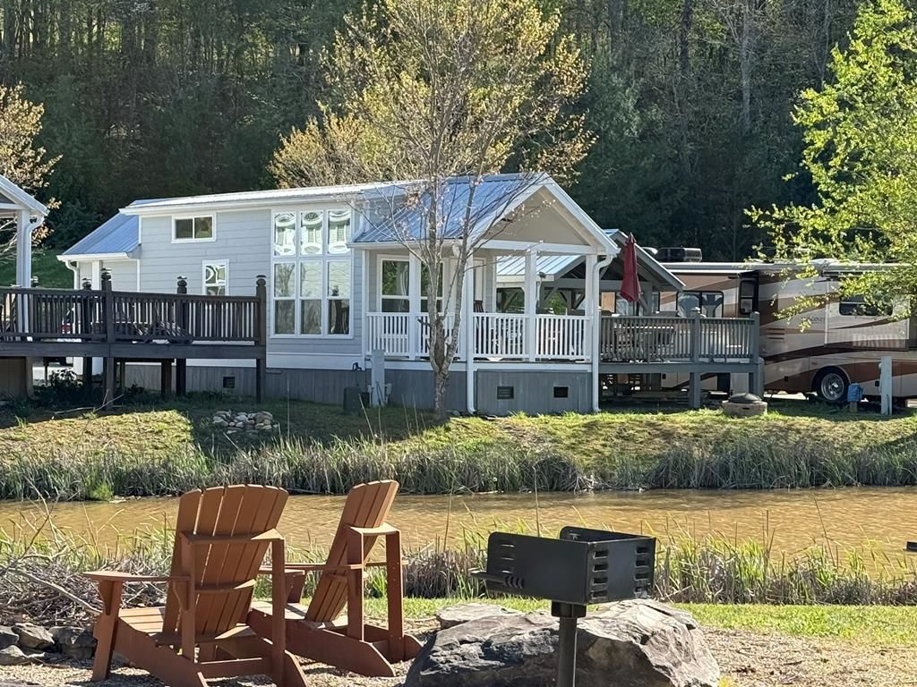 8 Mountain Meadows Drive